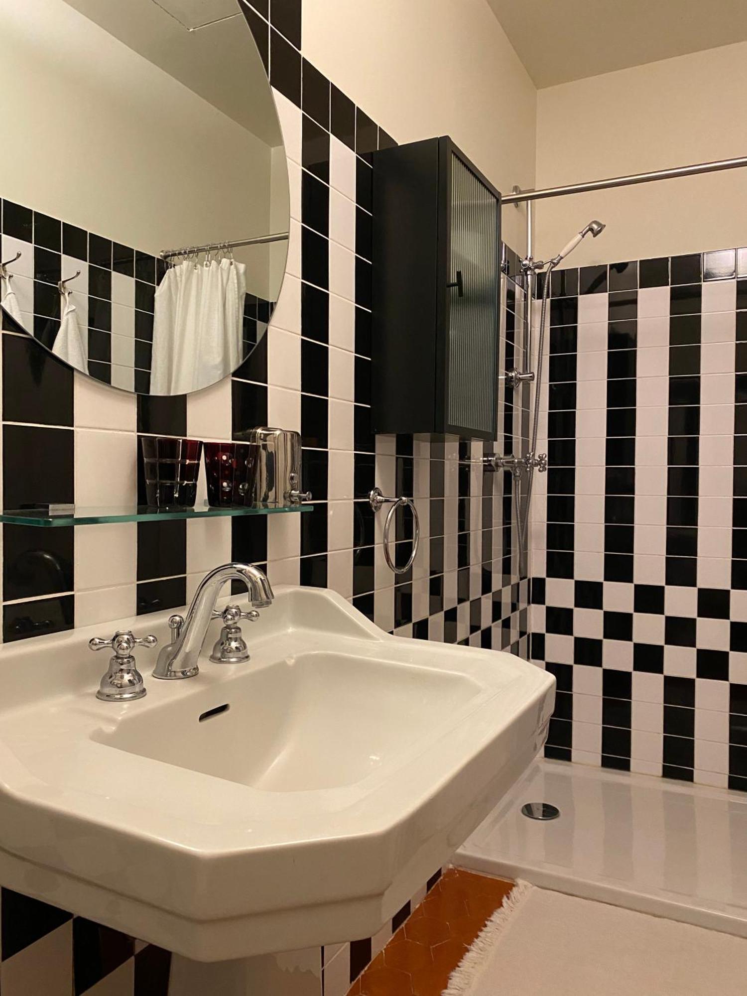 Le Saint Apolline - Sete, Appartement Haussmanien Exterior photo